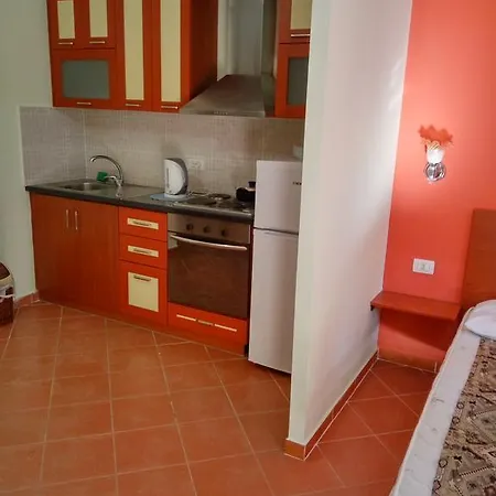 Aldom Apartment *